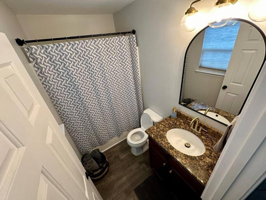 Cozy And Luxury Home Ралей Екстериор снимка